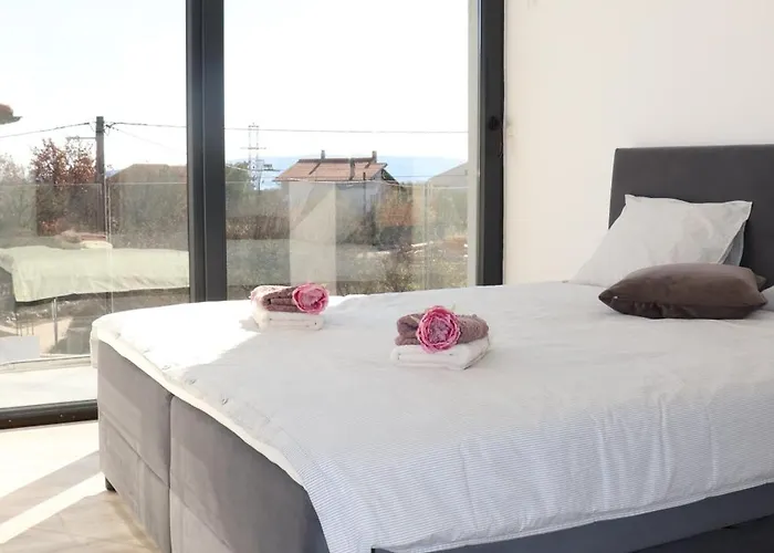 Krk, Sottovento With Pool, 8p *