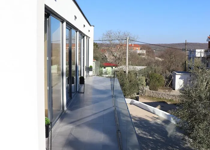 Villa Krk, Sottovento With Pool, 8p