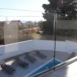 빌라 Krk, Sottovento With Pool, 8p Zgaljic