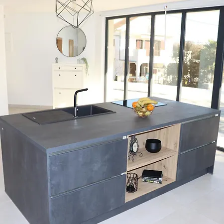 Krk, Sottovento With Pool, 8p Villa *