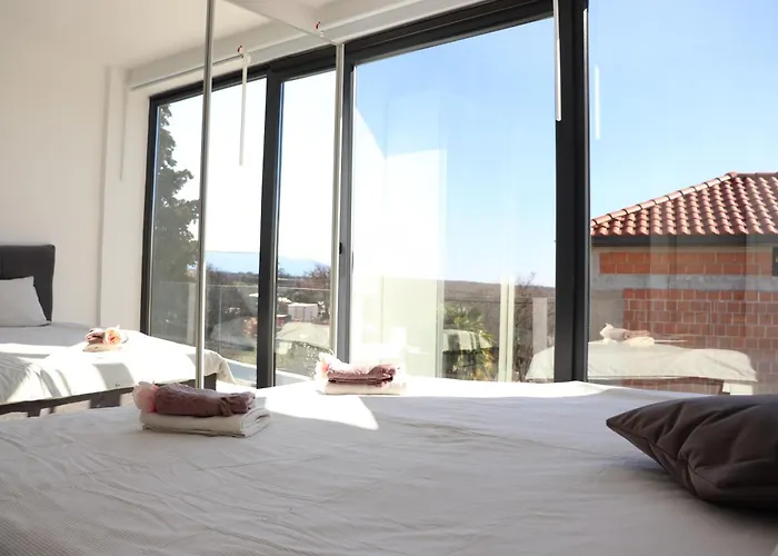 Krk, Sottovento With Pool, 8p * Zgaljic